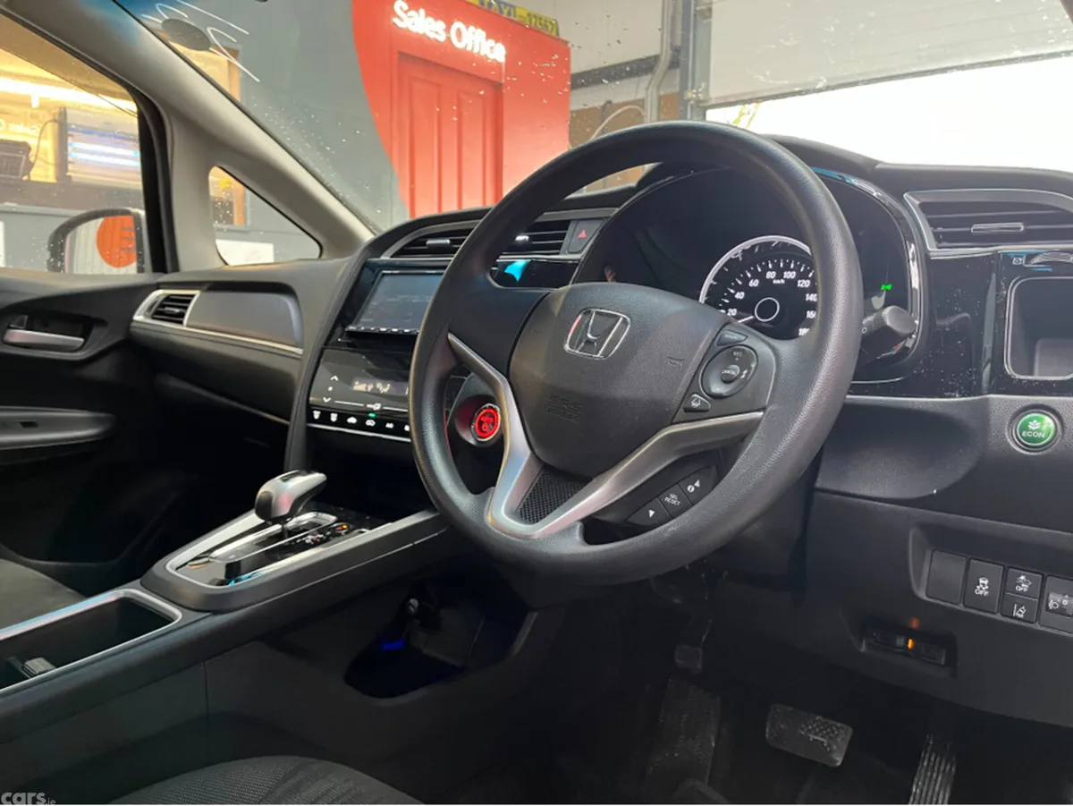 Honda Shuttle MPV, Petrol Hybrid, 2022, Silver