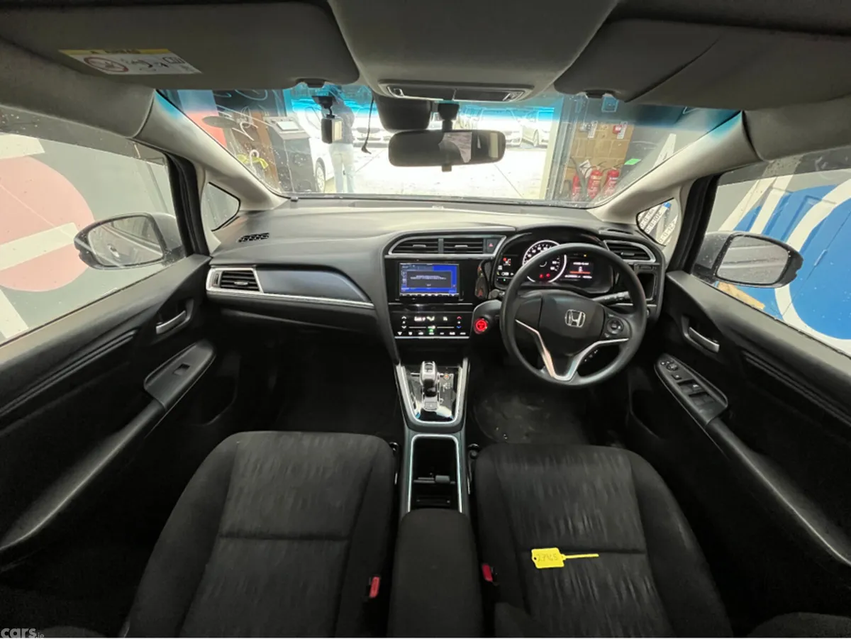 Honda Shuttle MPV, Petrol Hybrid, 2022, Silver