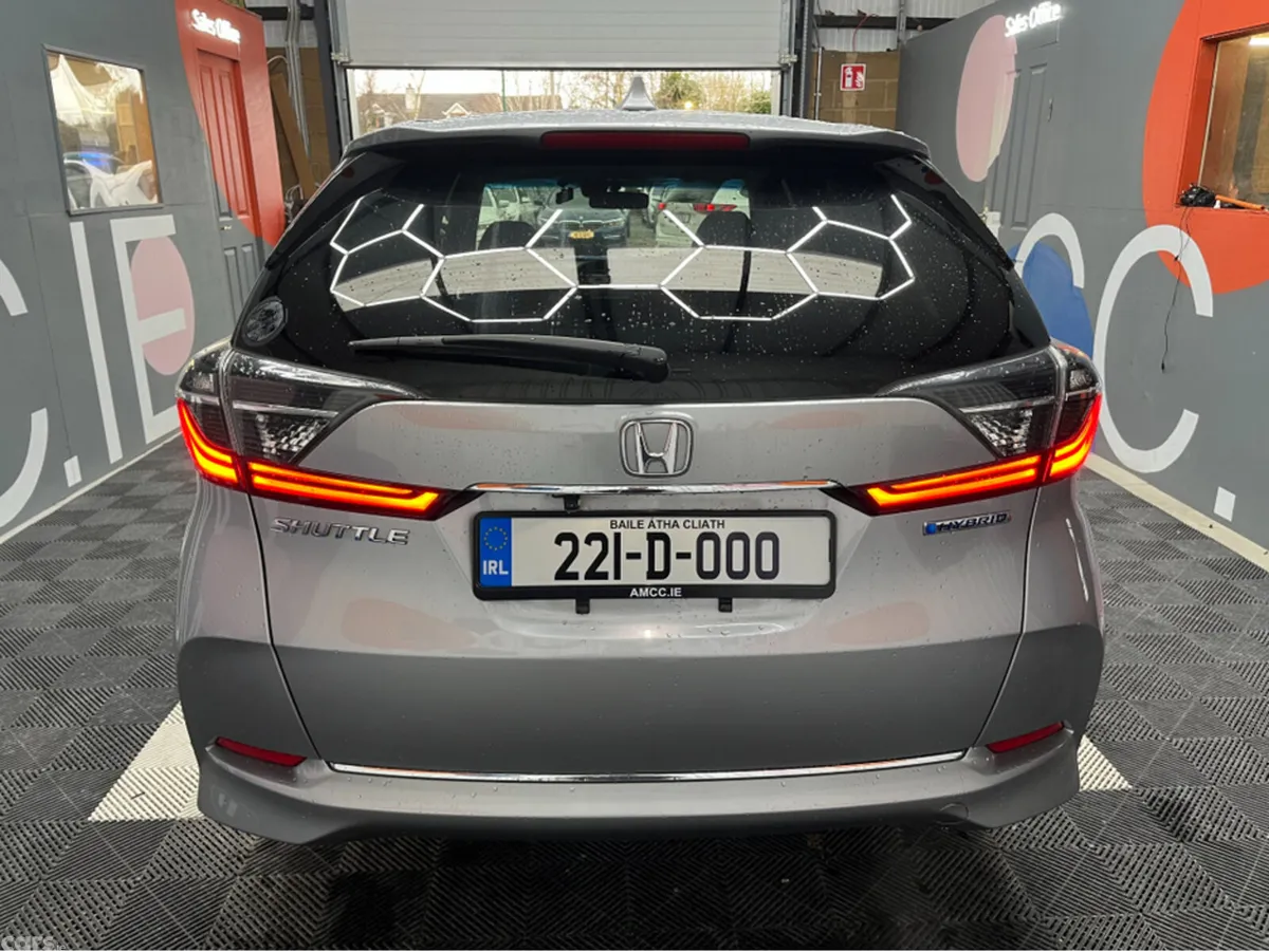 Honda Shuttle MPV, Petrol Hybrid, 2022, Silver