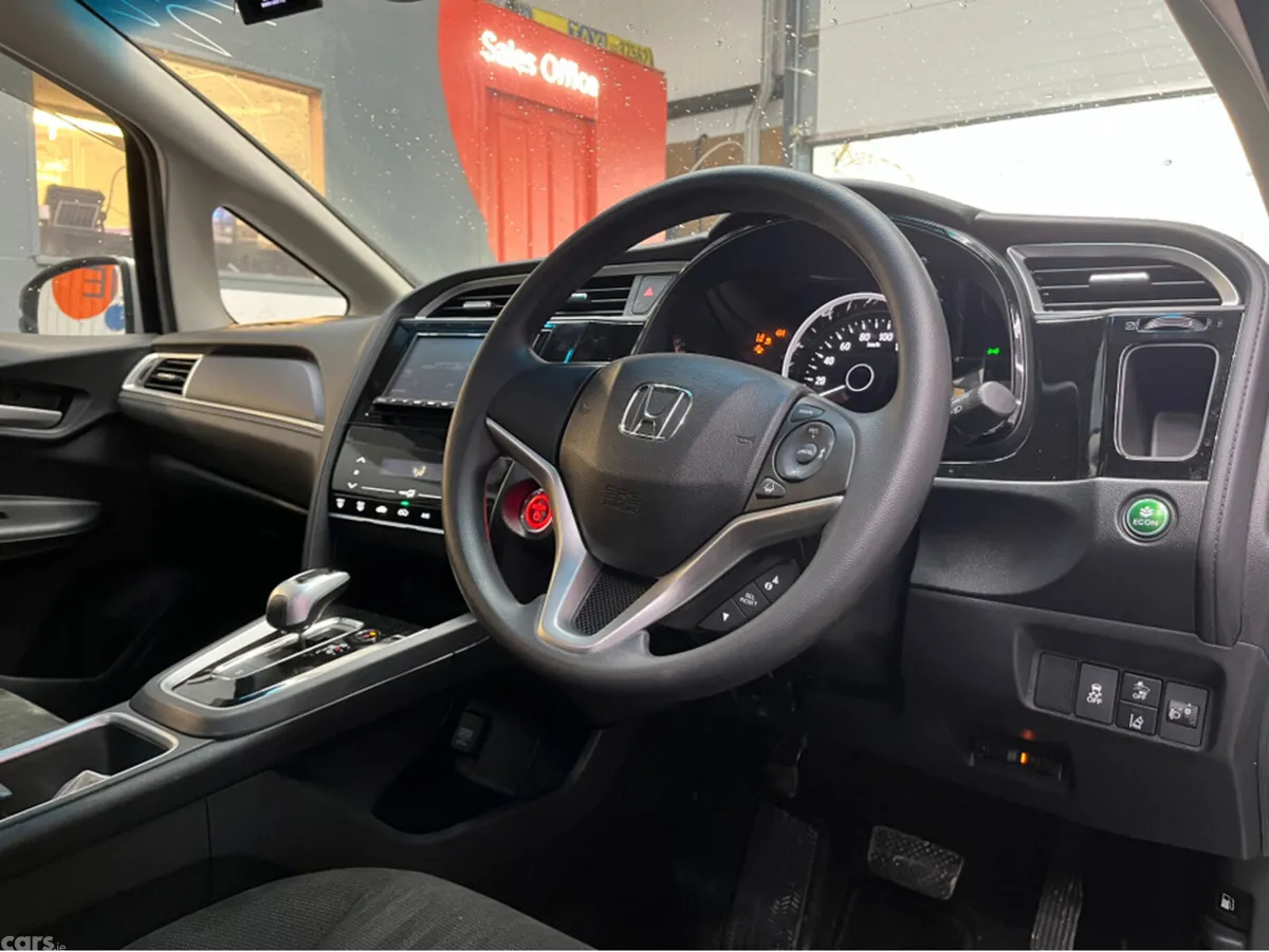 Honda Shuttle MPV, Petrol Hybrid, 2022, Silver