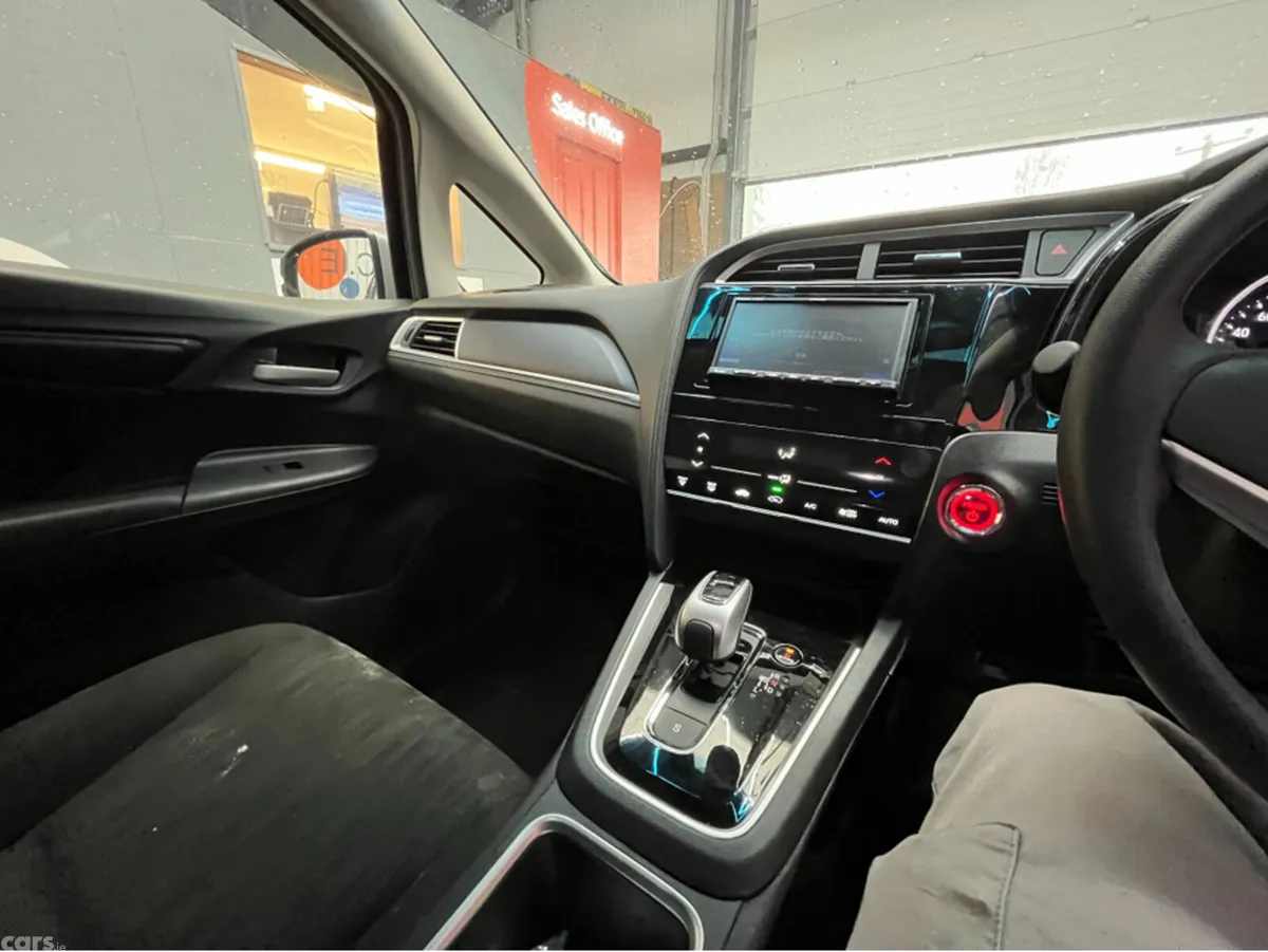 Honda Shuttle MPV, Petrol Hybrid, 2022, Silver