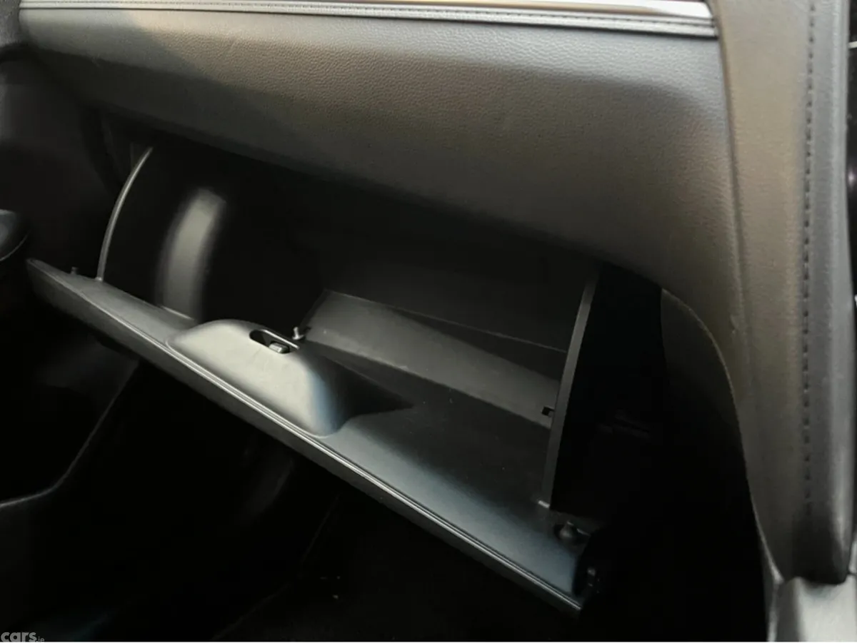 Honda Shuttle MPV, Petrol Hybrid, 2022, Silver