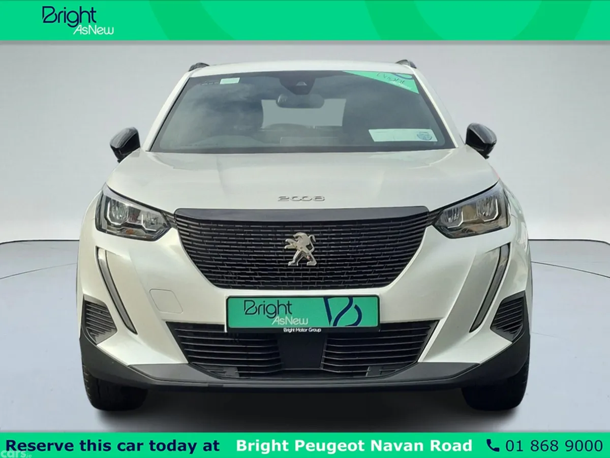 Peugeot 2008 MPV, Petrol, 2023, White
