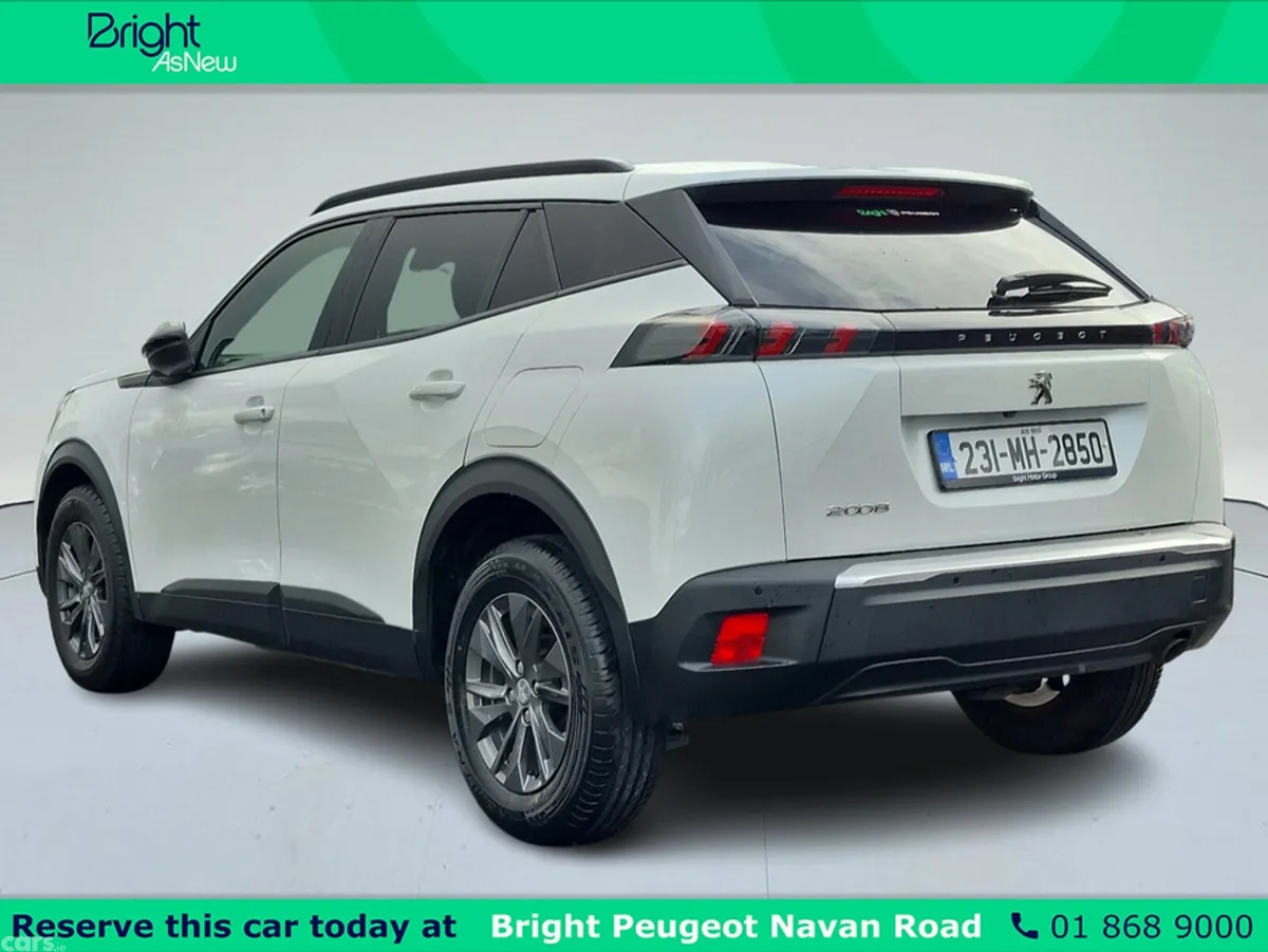 Peugeot 2008 MPV, Petrol, 2023, White