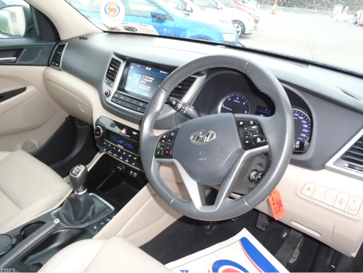 Hyundai Tucson MPV, Diesel, 2017, Grey
