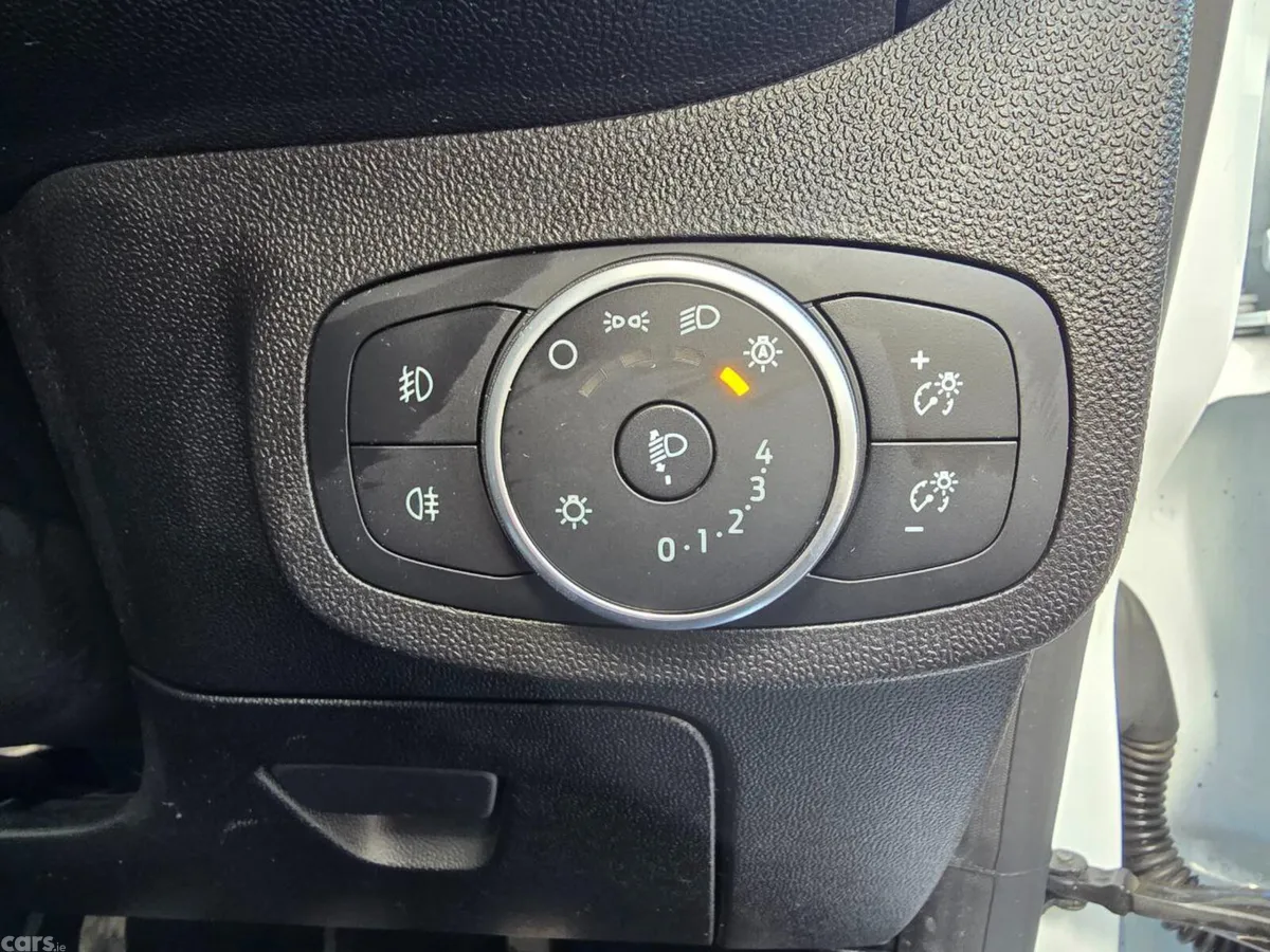 Ford Fiesta Hatchback, Petrol, 2018, White