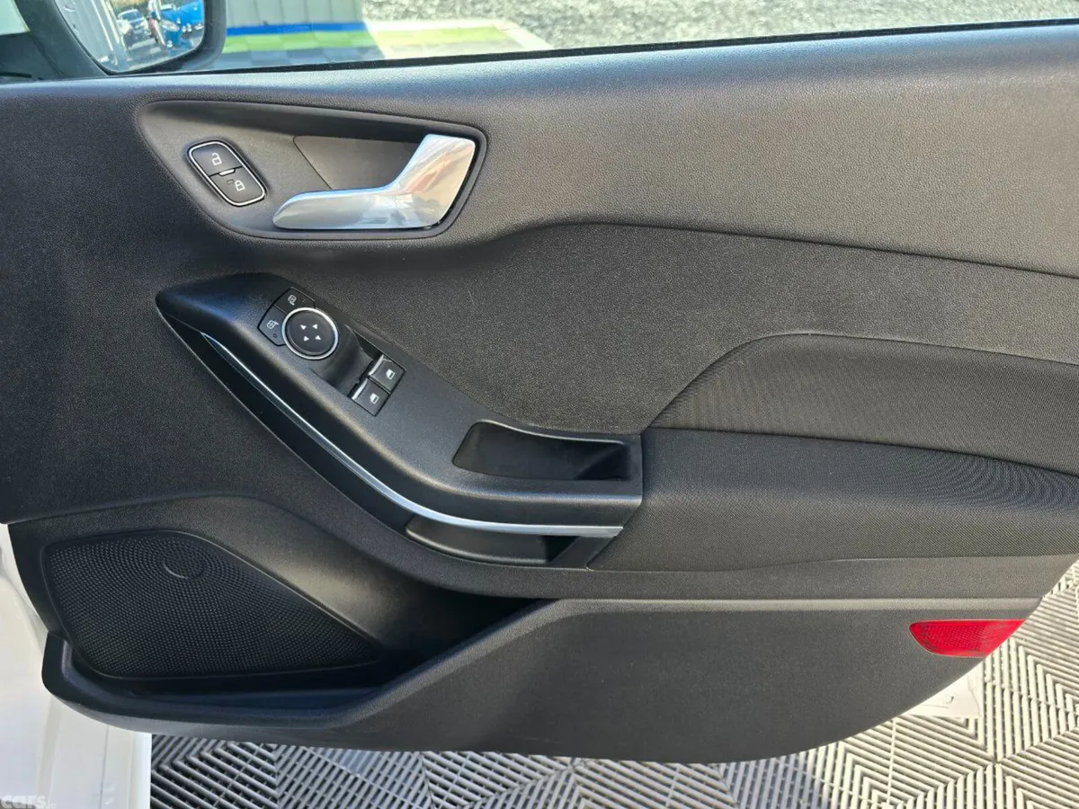 Ford Fiesta Hatchback, Petrol, 2018, White