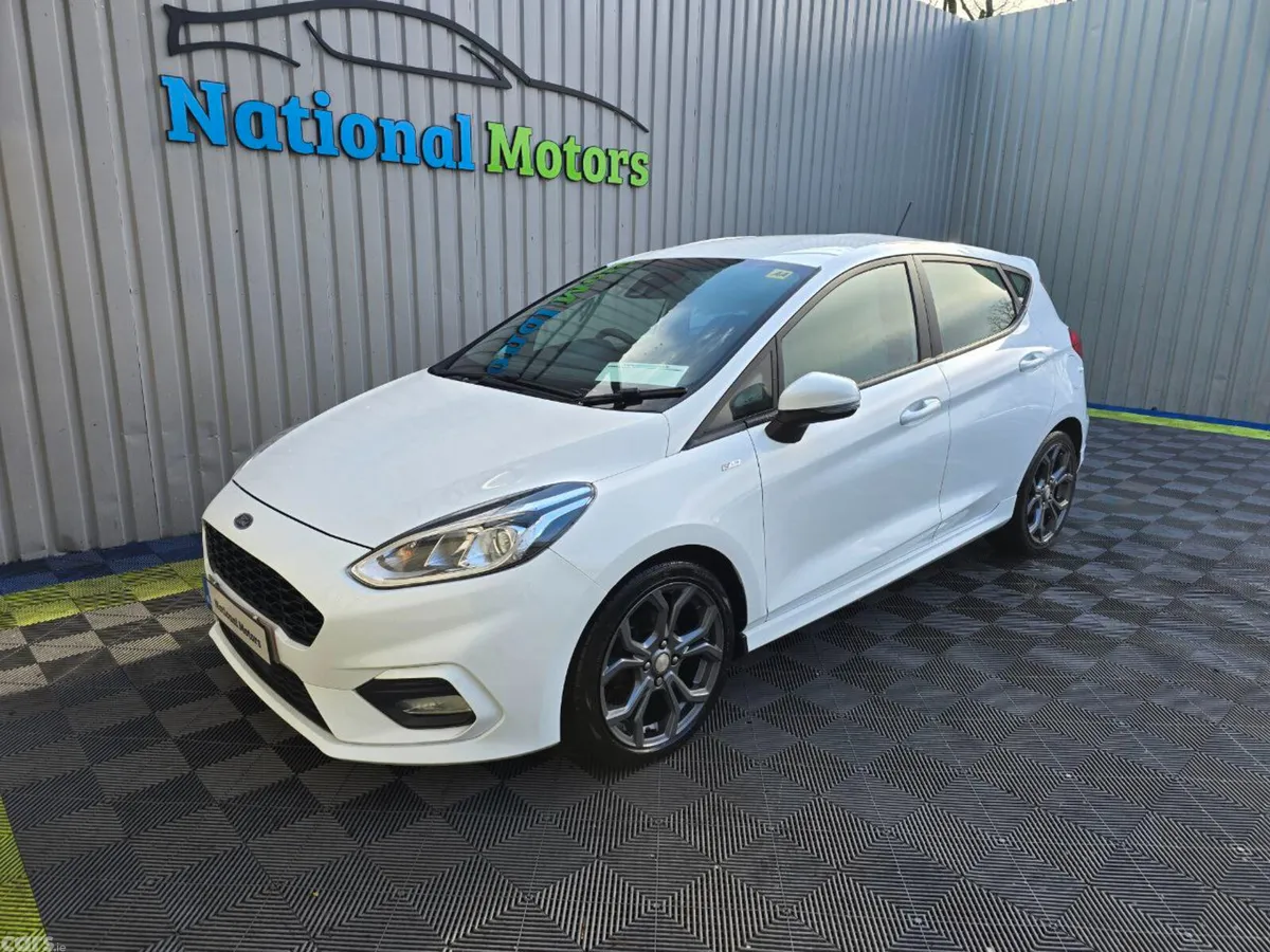 Ford Fiesta Hatchback, Petrol, 2018, White