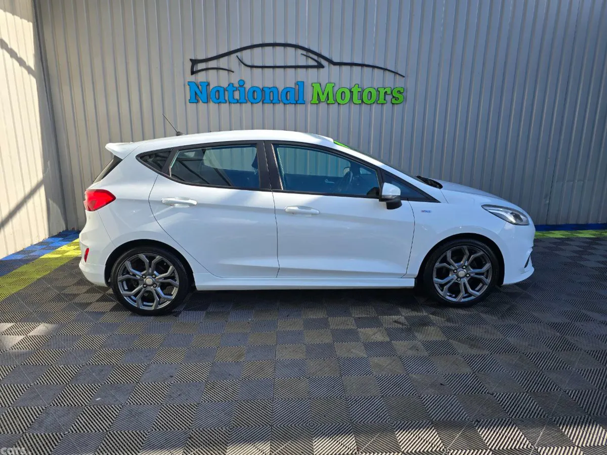 Ford Fiesta Hatchback, Petrol, 2018, White