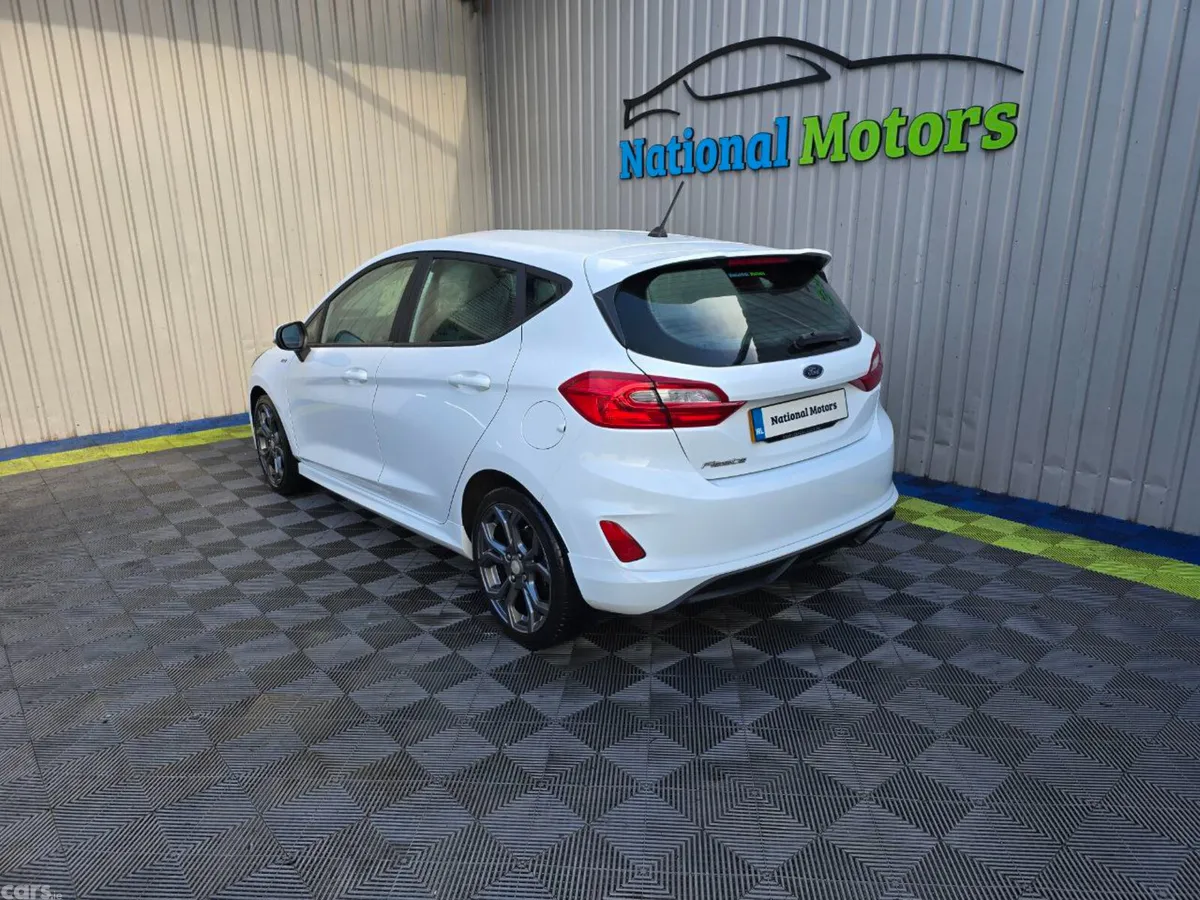 Ford Fiesta Hatchback, Petrol, 2018, White