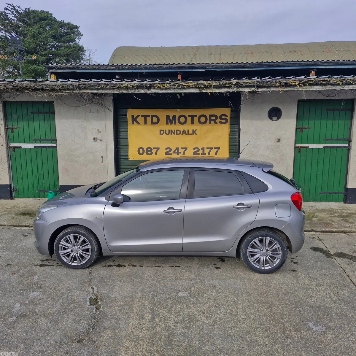 Suzuki Baleno Hatchback, Petrol, 2016, Silver
