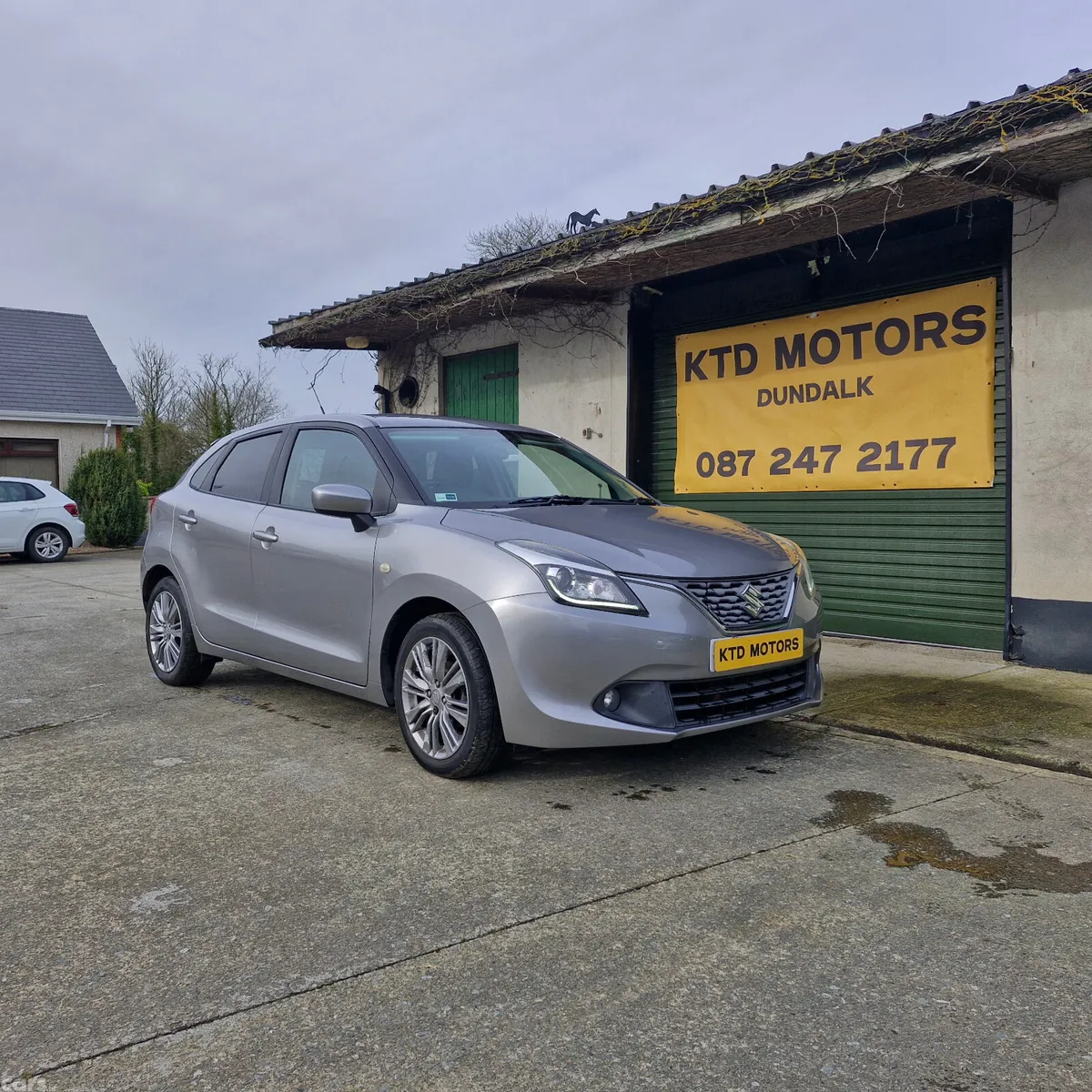 Suzuki Baleno Hatchback, Petrol, 2016, Silver