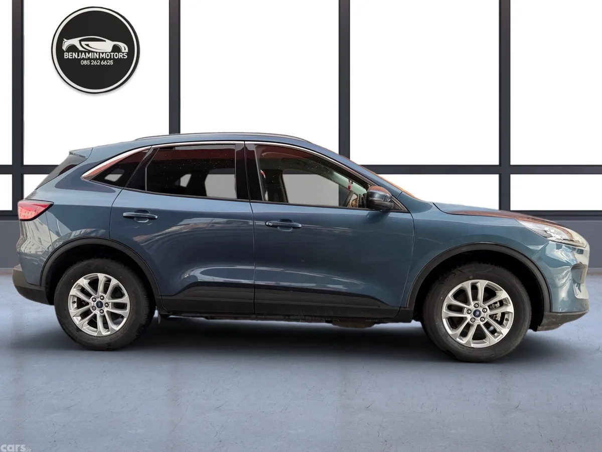 Ford Kuga SUV, Petrol Hybrid, 2022, Blue