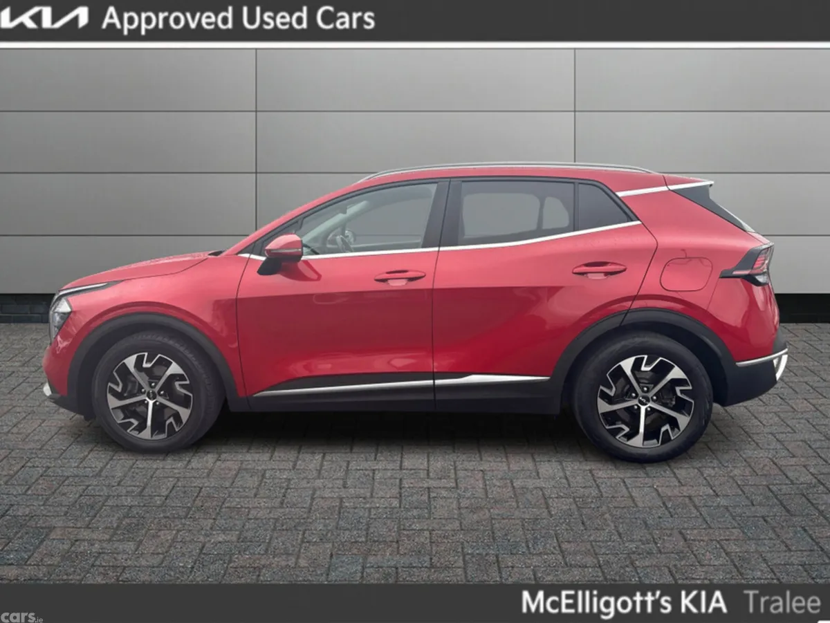 Kia Sportage MPV, Diesel Hybrid, 2023, Red