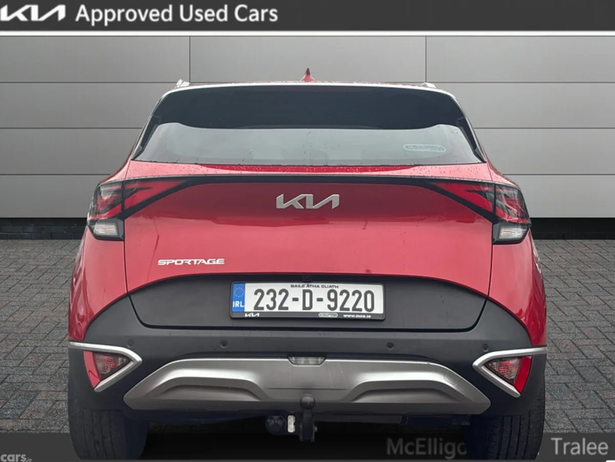 Kia Sportage MPV, Diesel Hybrid, 2023, Red