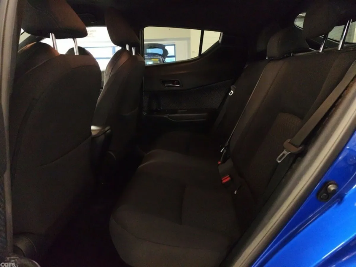 Toyota C-HR SUV, Petrol Hybrid, 2022, Blue