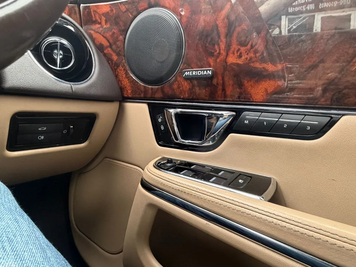Jaguar XJ Saloon, Diesel, 2015, Green
