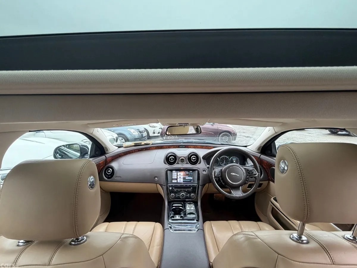 Jaguar XJ Saloon, Diesel, 2015, Green