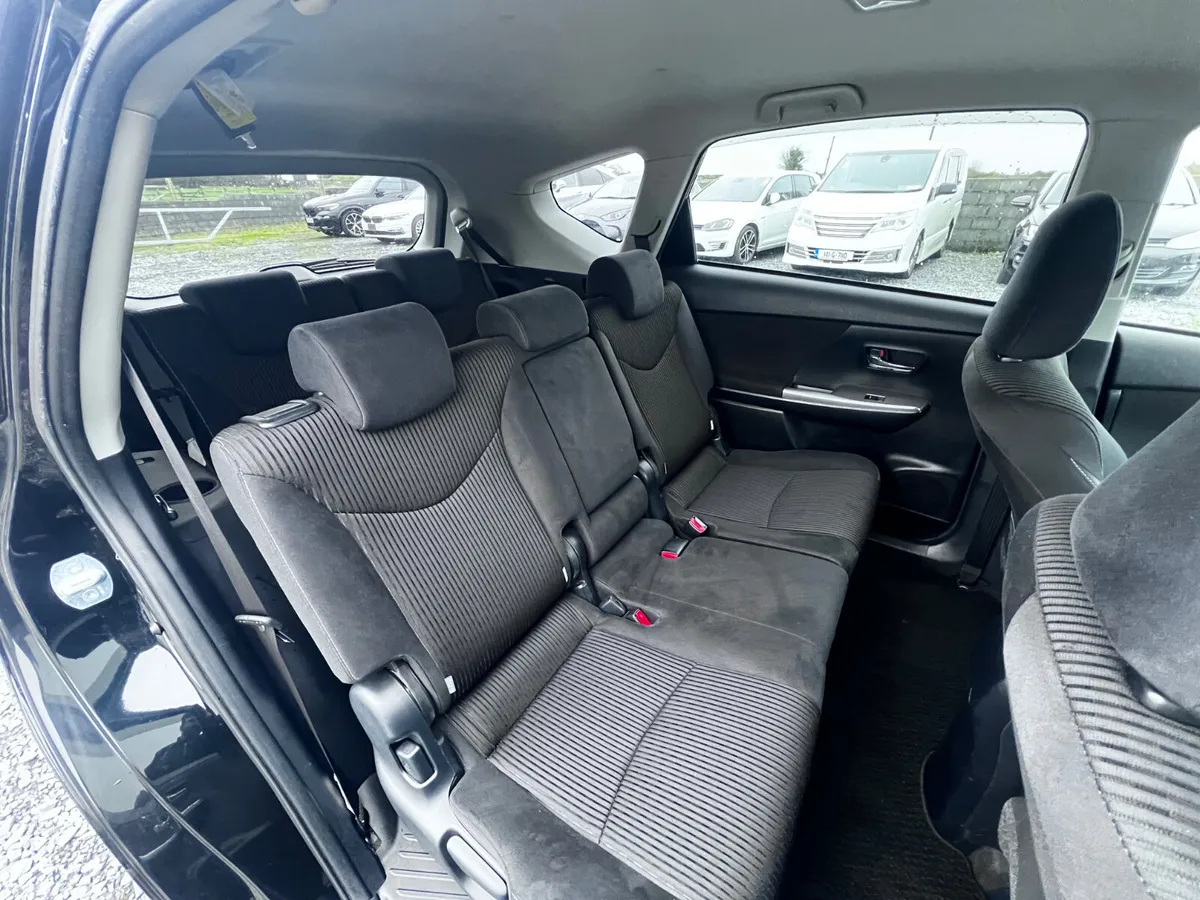 Toyota Prius MPV, Petrol Hybrid, 2019, Black