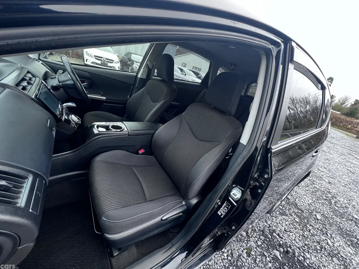 Toyota Prius MPV, Petrol Hybrid, 2019, Black