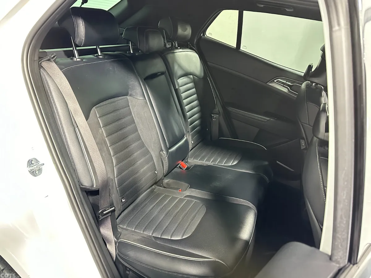Kia Sportage SUV, Diesel Hybrid, 2023, White