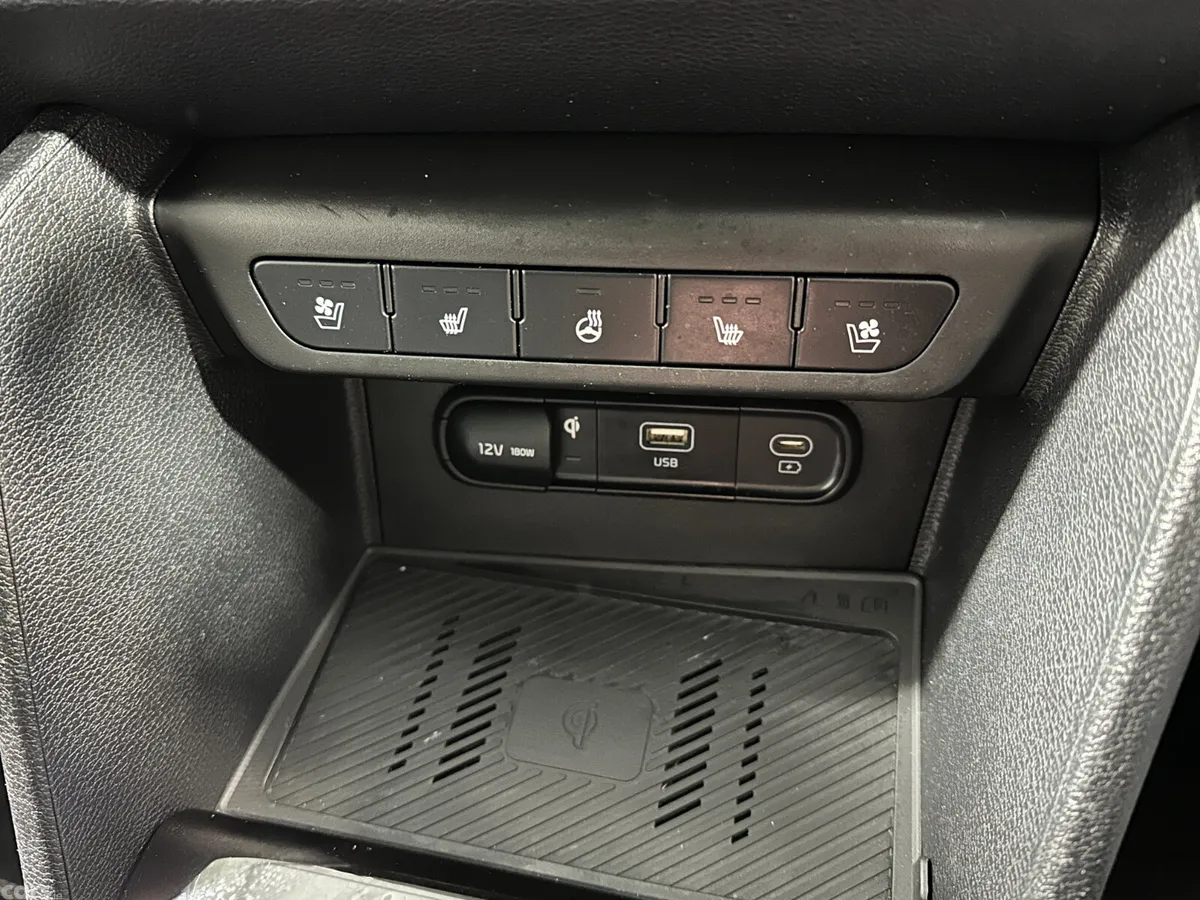 Kia Sportage SUV, Diesel Hybrid, 2023, White