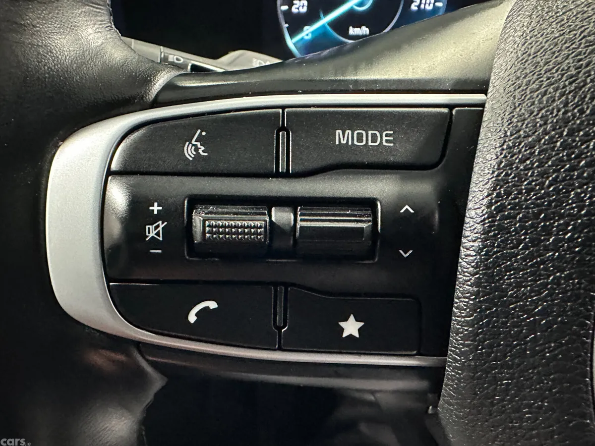 Kia Sportage SUV, Diesel Hybrid, 2023, White