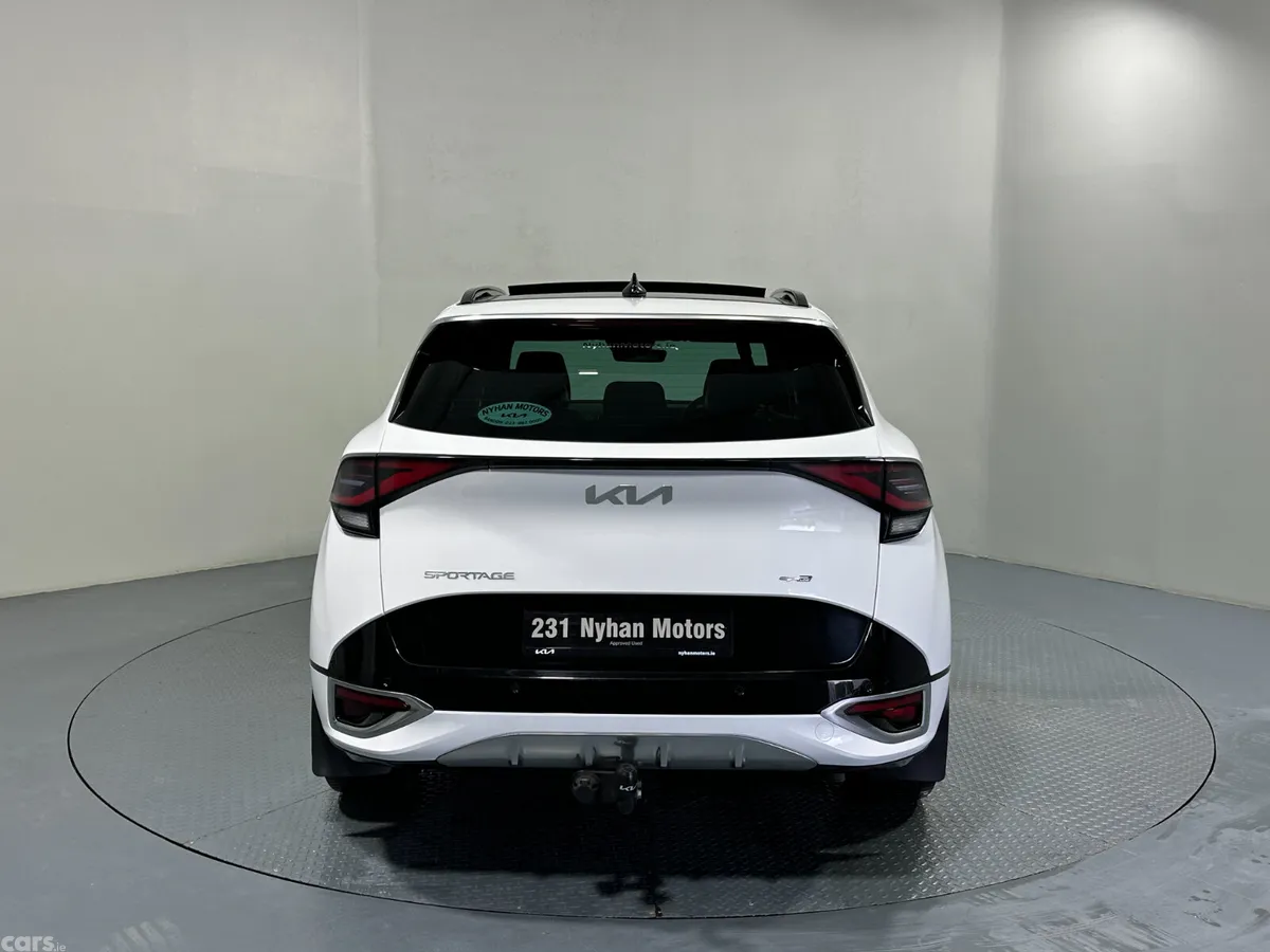 Kia Sportage SUV, Diesel Hybrid, 2023, White