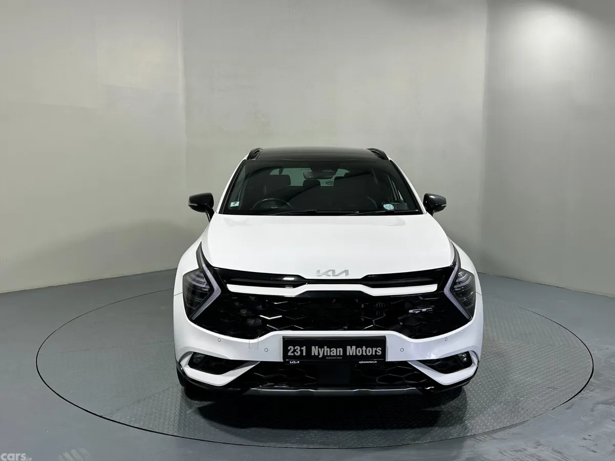 Kia Sportage SUV, Diesel Hybrid, 2023, White
