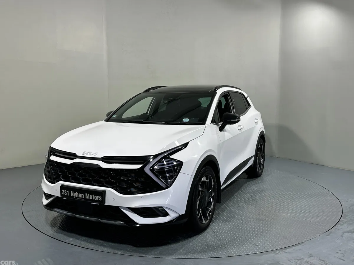 Kia Sportage SUV, Diesel Hybrid, 2023, White