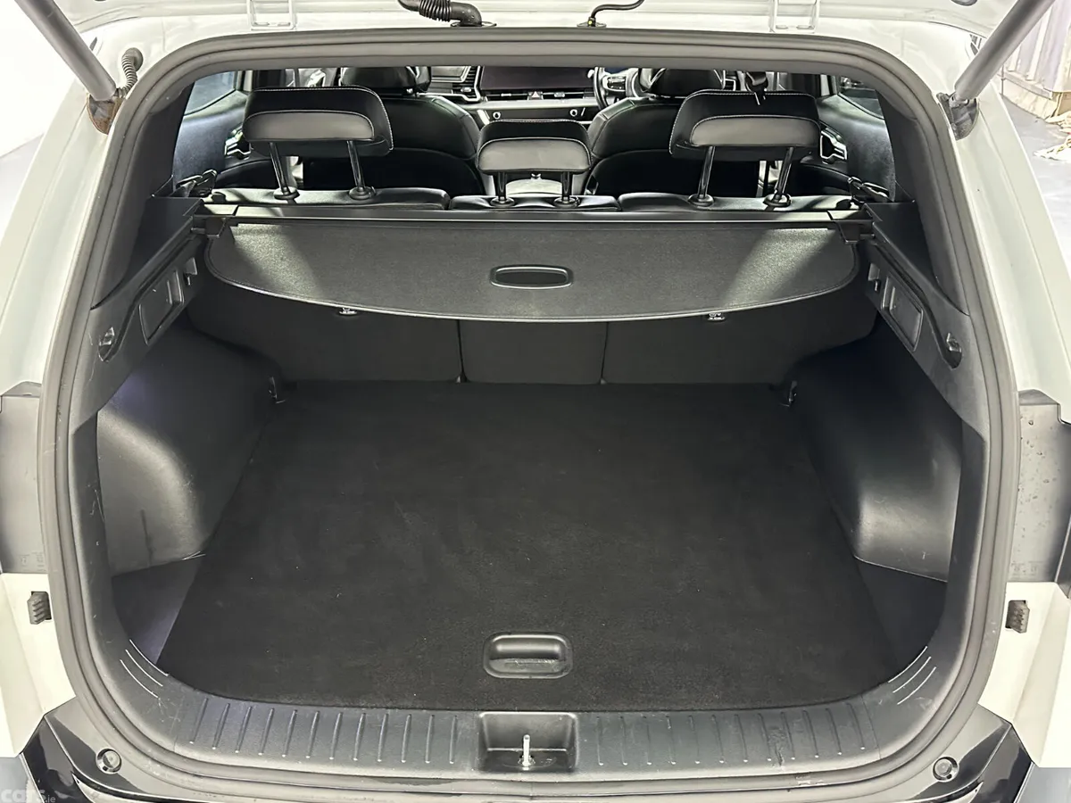 Kia Sportage SUV, Diesel Hybrid, 2023, White