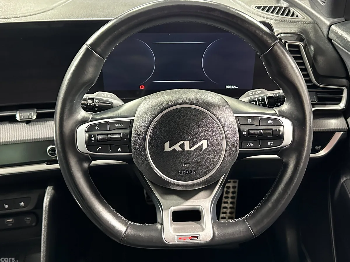 Kia Sportage SUV, Diesel Hybrid, 2023, White