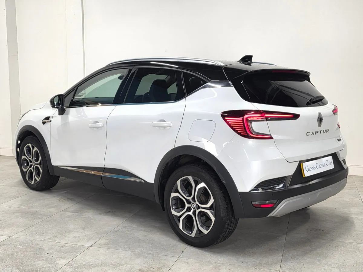 Renault Captur SUV, Petrol Plug-in Hybrid, 2023, White