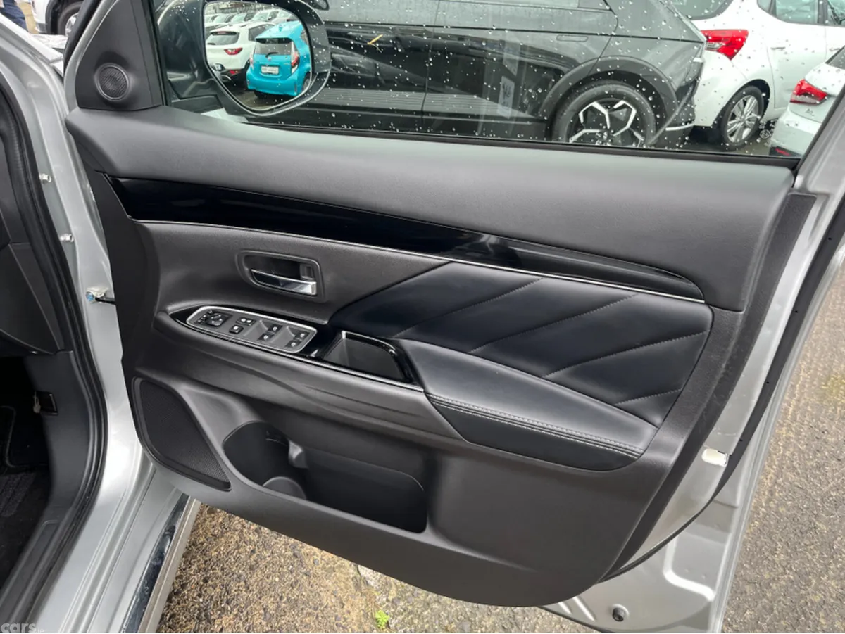 Mitsubishi Outlander SUV, Petrol Plug-in Hybrid, 2020, Grey