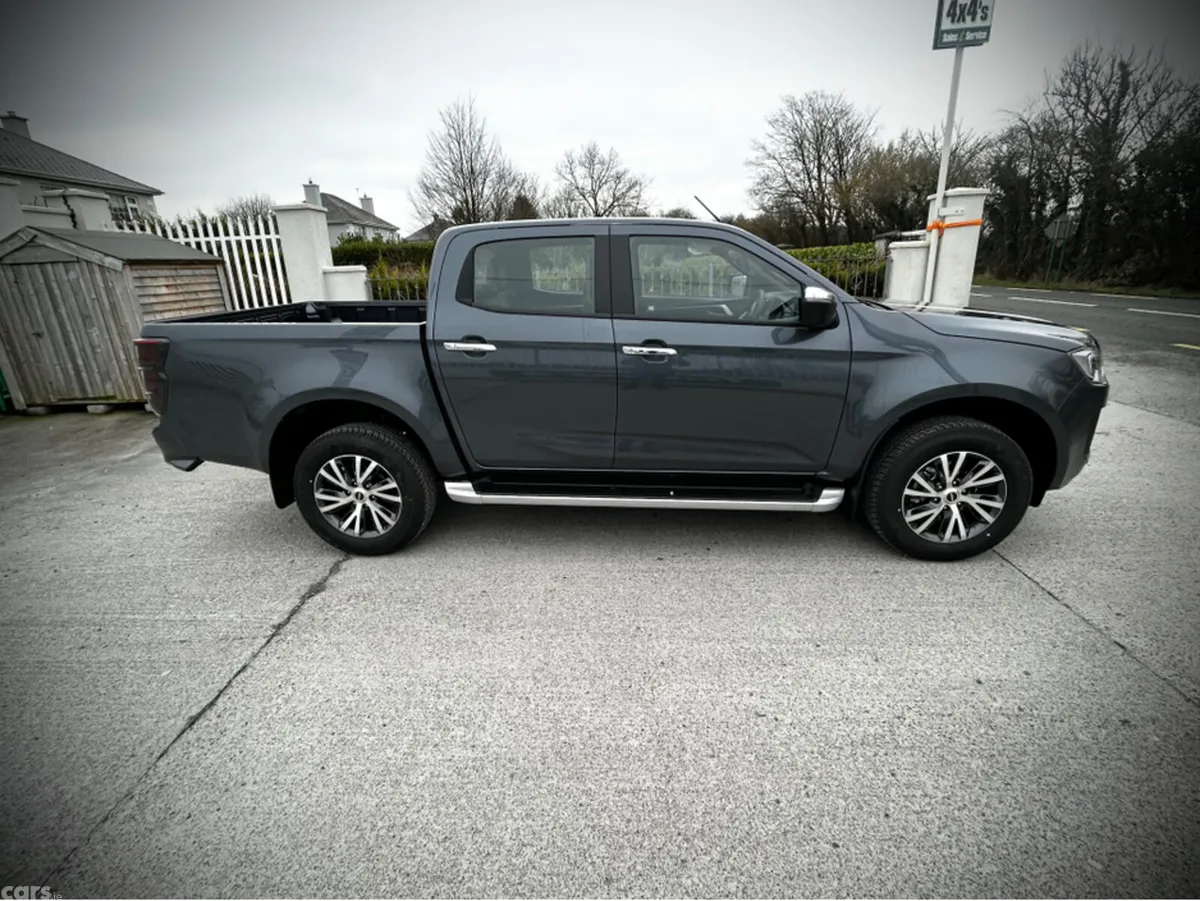 Isuzu D-Max Pick Up, Diesel, 2026, Grey