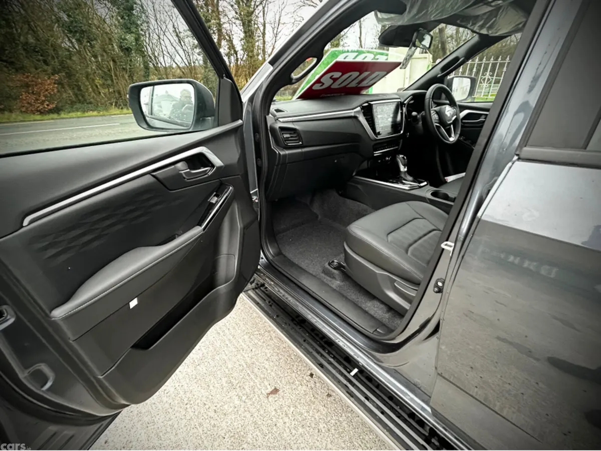 Isuzu D-Max Pick Up, Diesel, 2026, Grey