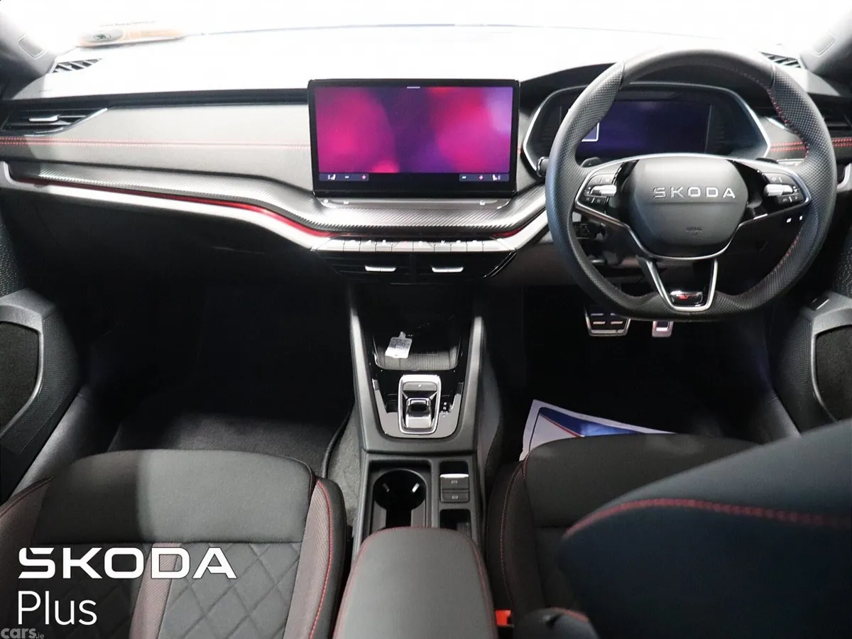 Skoda Octavia Saloon, Petrol, 2025, Blue