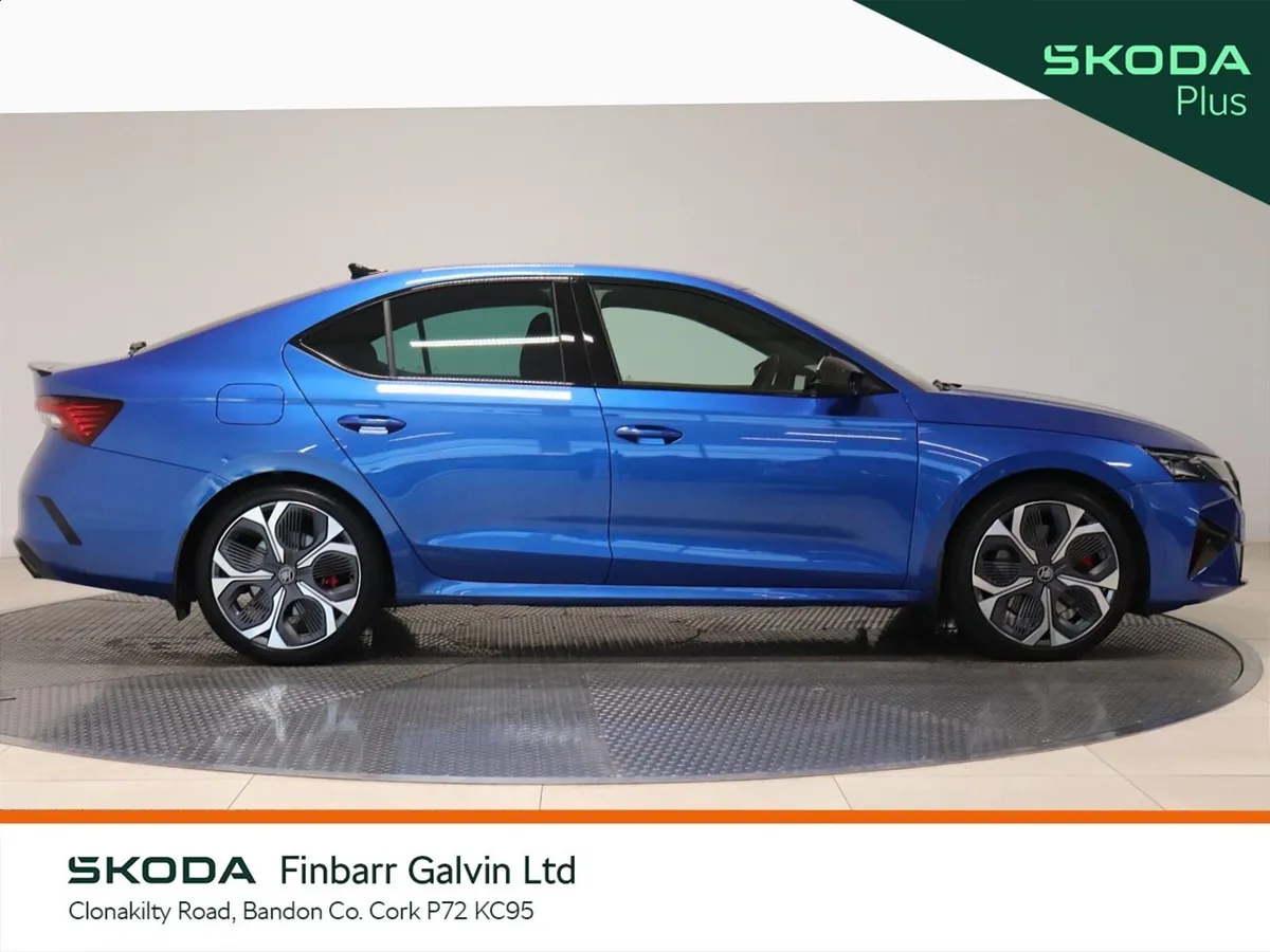 Skoda Octavia Saloon, Petrol, 2025, Blue
