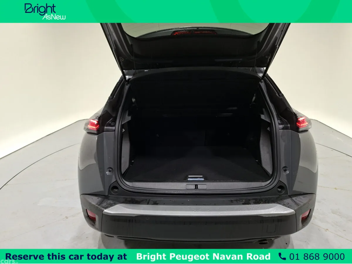 Peugeot 2008 MPV, Petrol, 2025, Grey