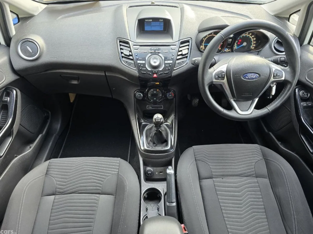 Ford Fiesta Hatchback, Petrol, 2015, White
