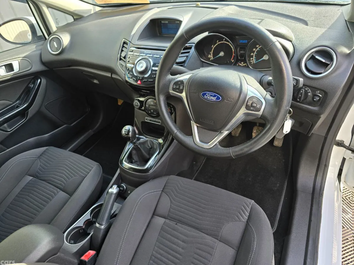 Ford Fiesta Hatchback, Petrol, 2015, White