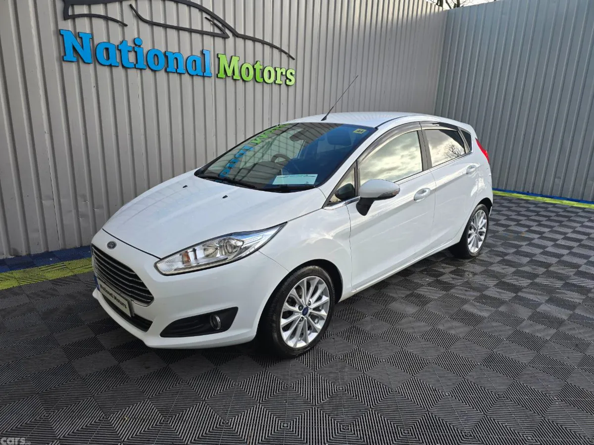 Ford Fiesta Hatchback, Petrol, 2015, White