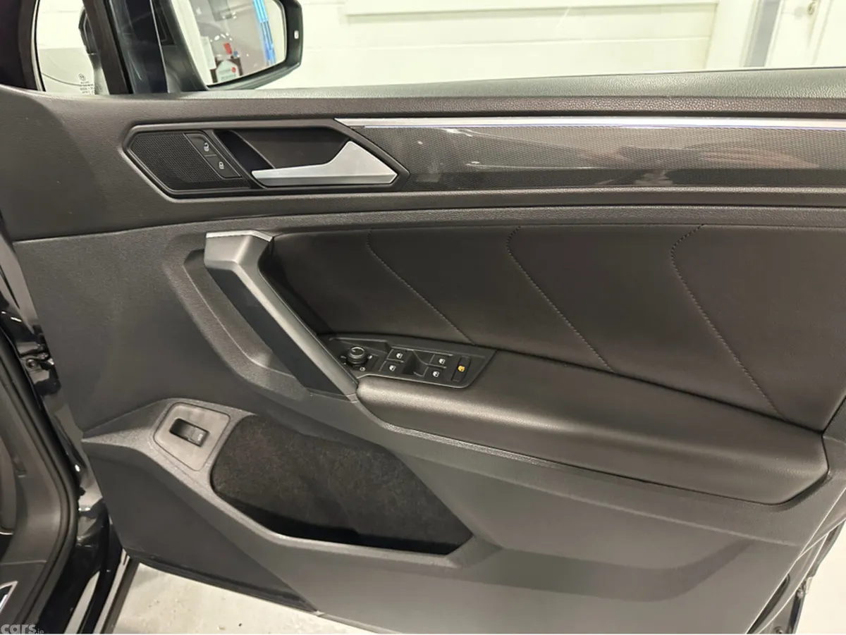 Volkswagen Tiguan Estate, Diesel, 2020, Black