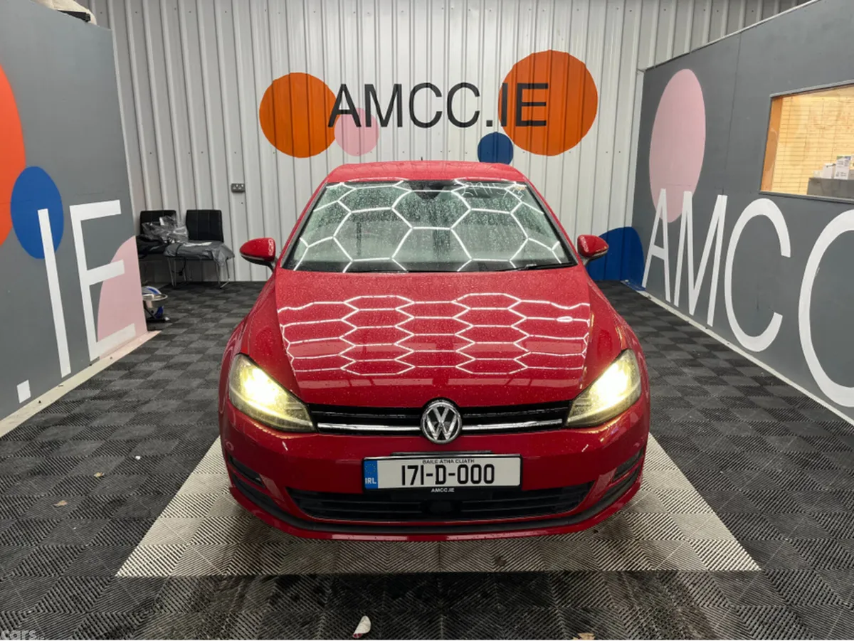Volkswagen Golf Hatchback, Petrol, 2017, Red