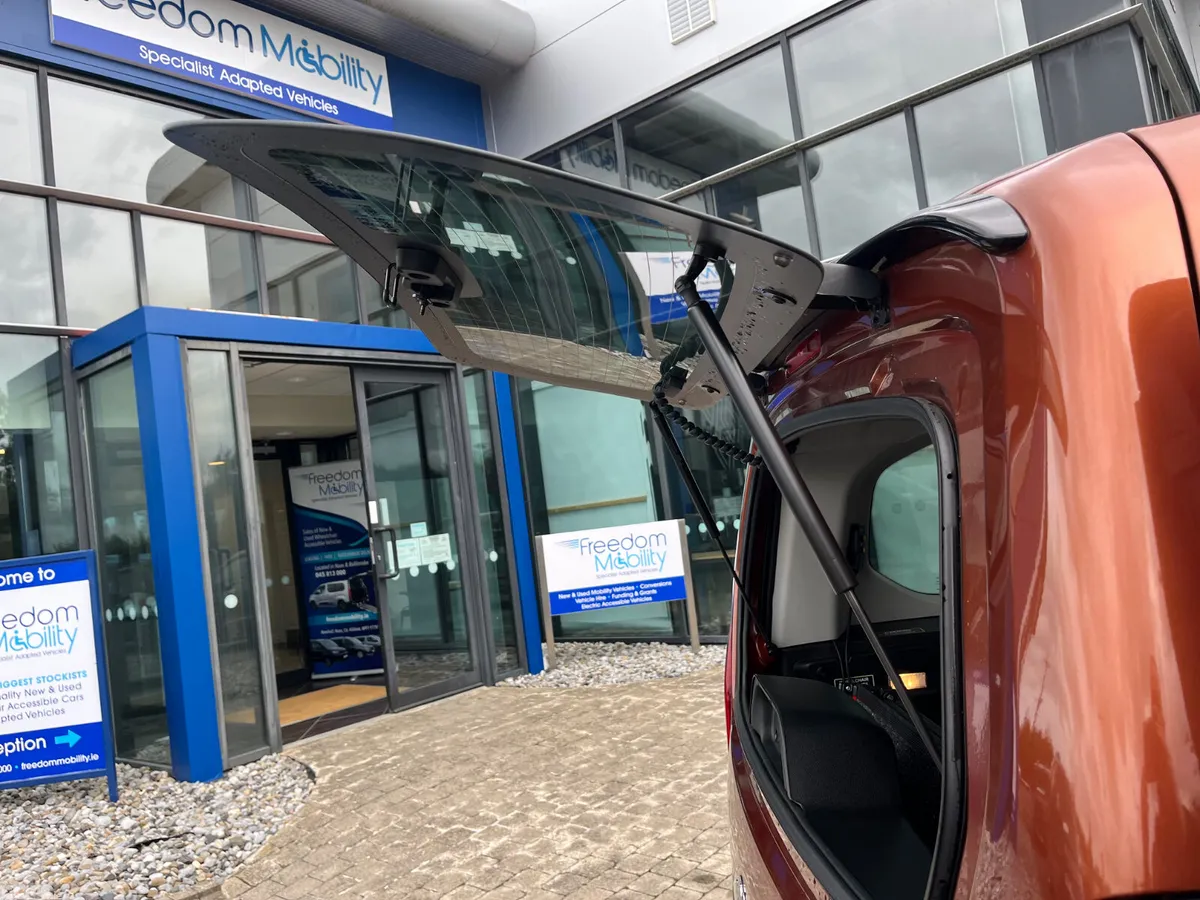 Peugeot Rifter MPV, Diesel, 2022, Bronze