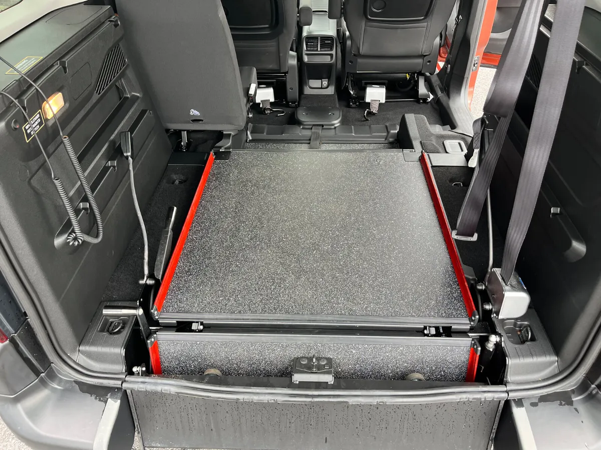 Peugeot Rifter MPV, Diesel, 2022, Bronze