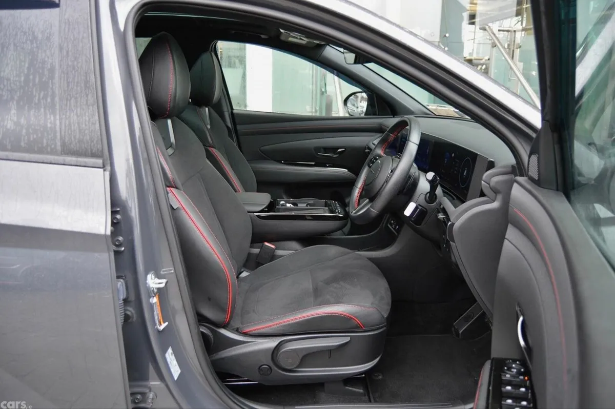 Hyundai Tucson SUV, Petrol Plug-in Hybrid, 2025, Grey