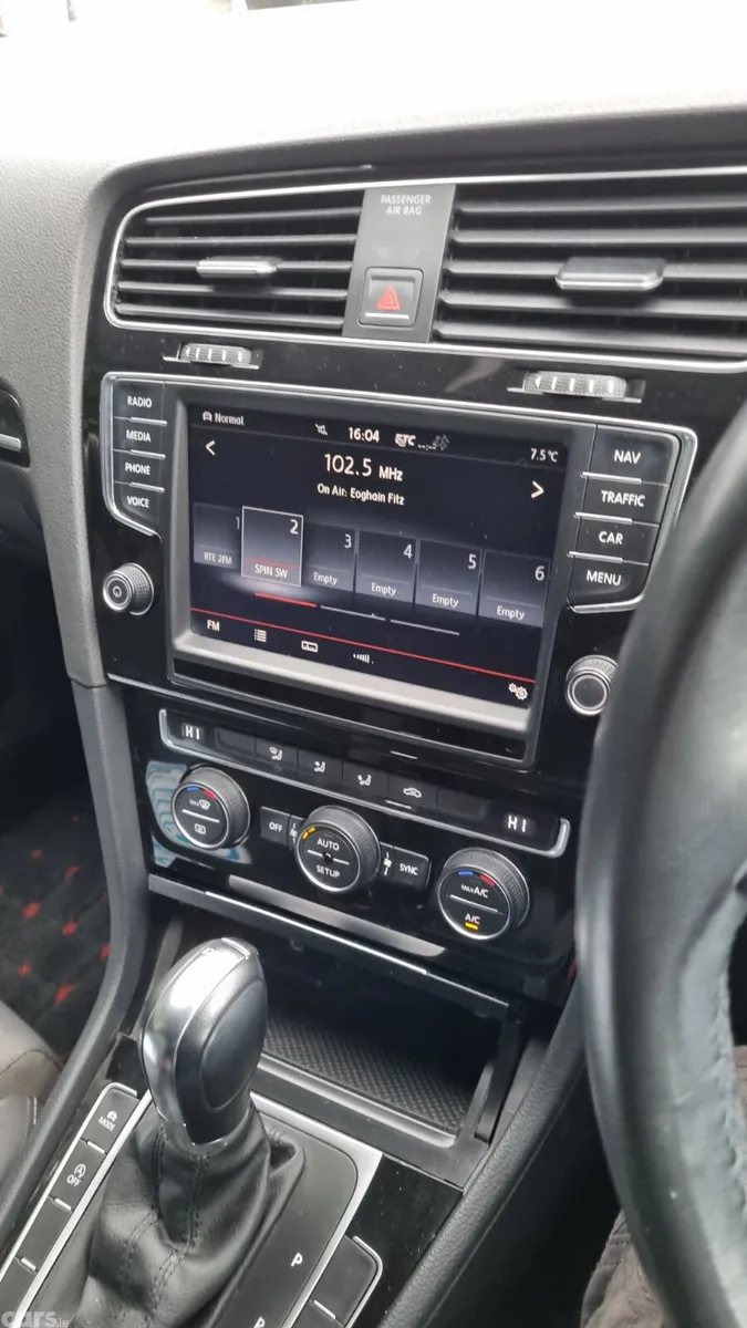 Volkswagen Golf Hatchback, Petrol, 2014, Red