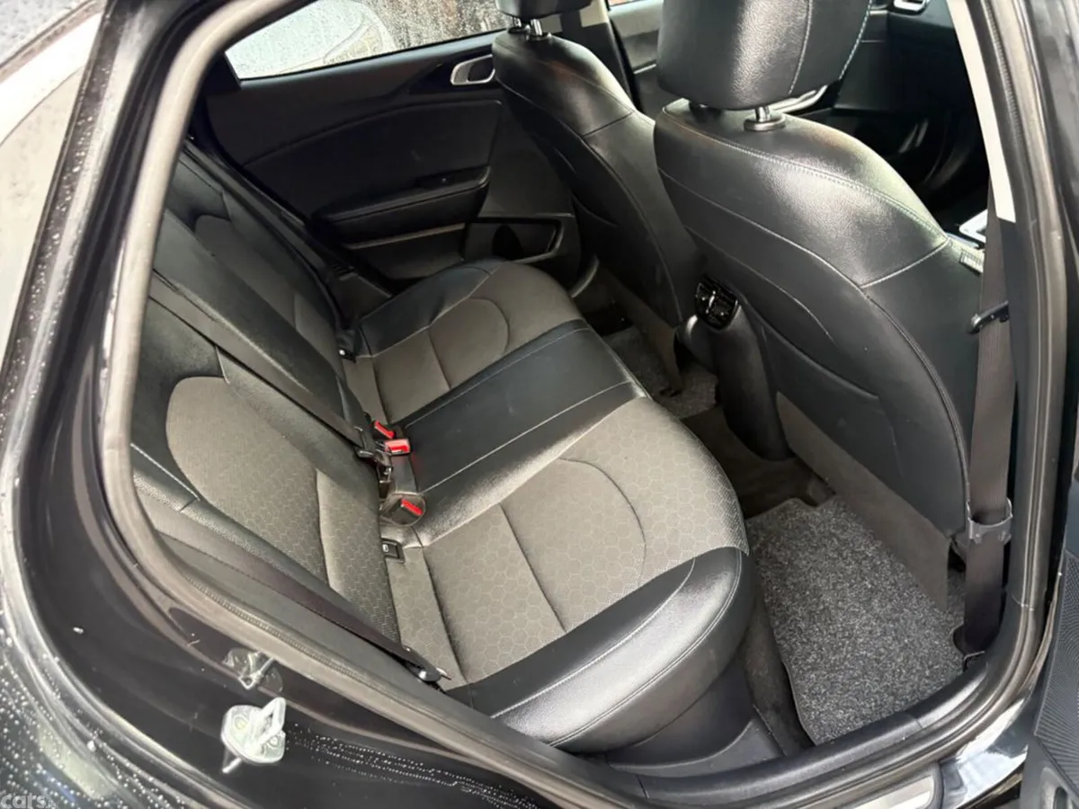 Kia XCeed Hatchback, Petrol Plug-in Hybrid, 2022, Black