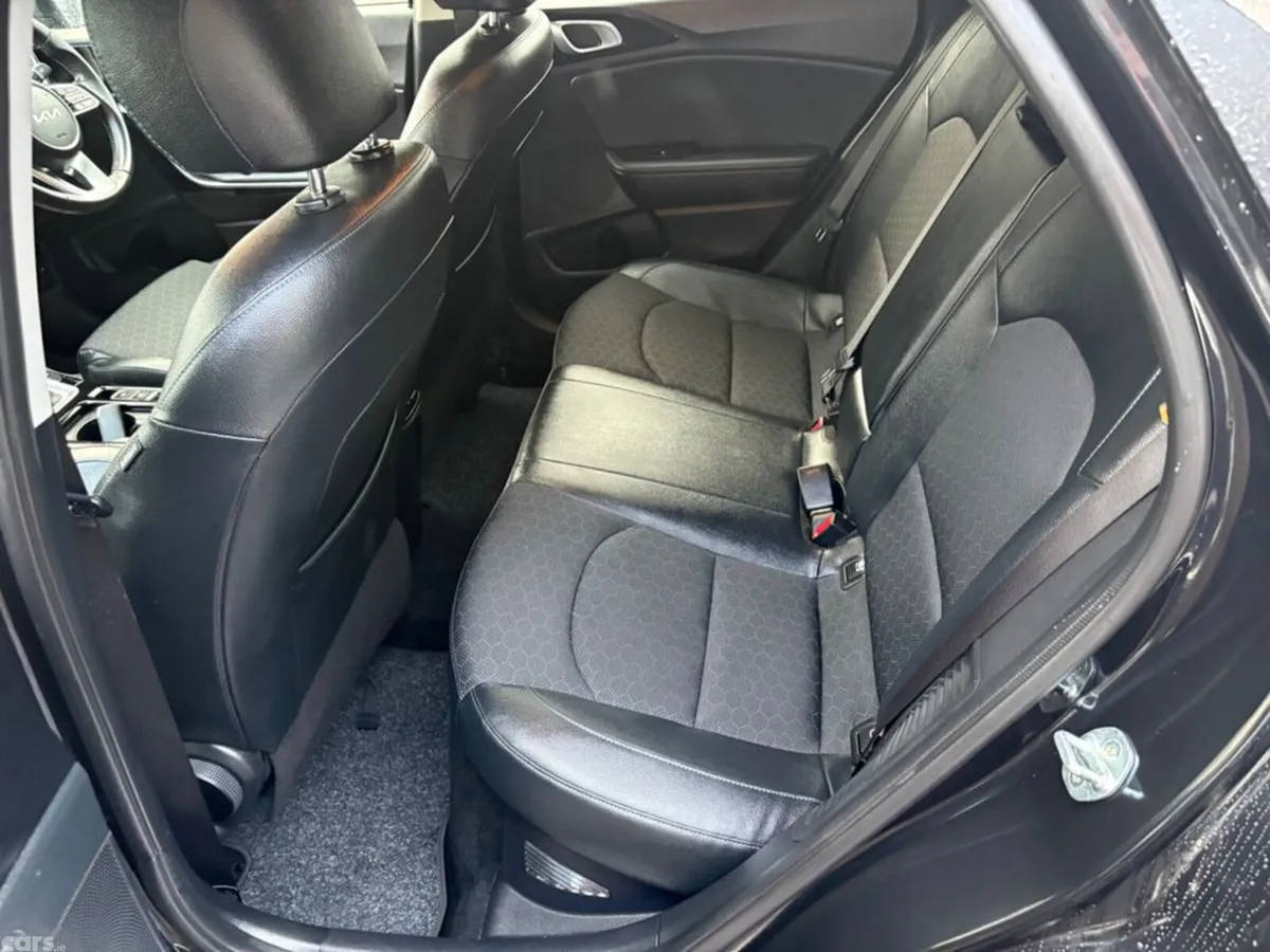 Kia XCeed Hatchback, Petrol Plug-in Hybrid, 2022, Black